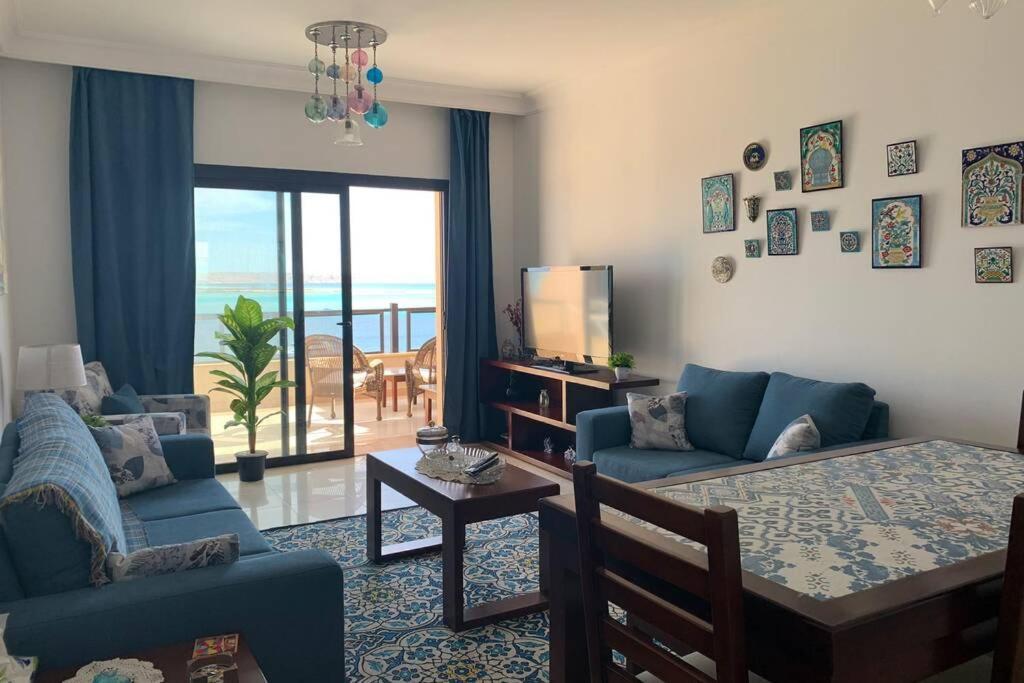 Apartment Full With Panoramic View Of
